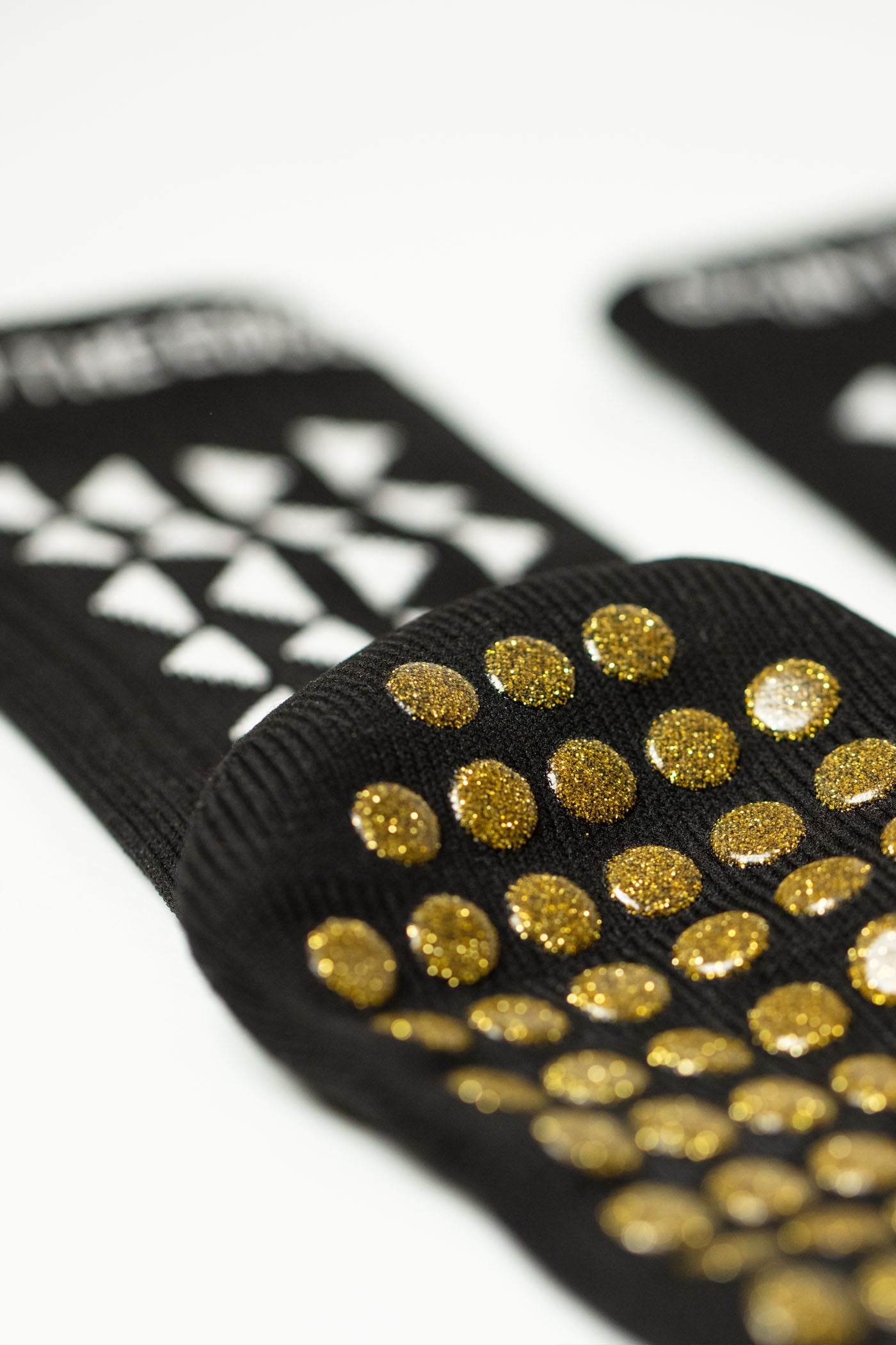 LIMITED EDITION GRIP SOCKS 2.0 - Black & Gold Grip - Gain The Edge Official